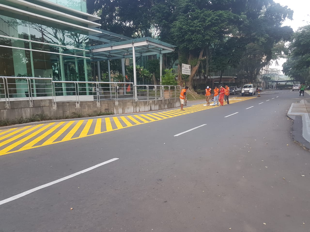 pengecatan marka jalan